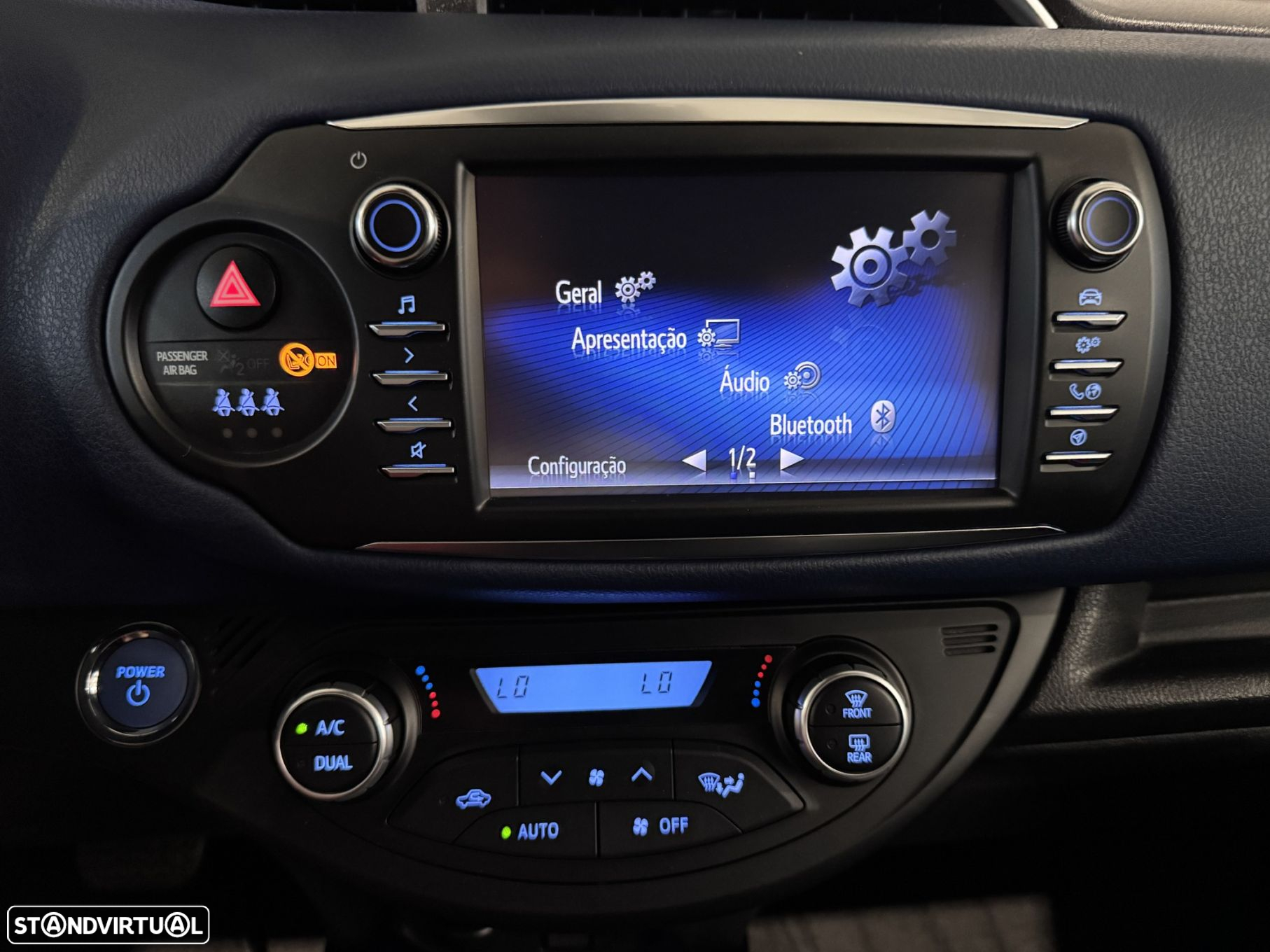 Toyota Yaris 1.5 HSD Exclusive+P.Luxury - 32
