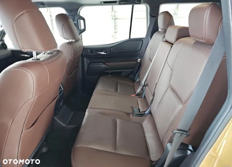 Toyota Land Cruiser - 12