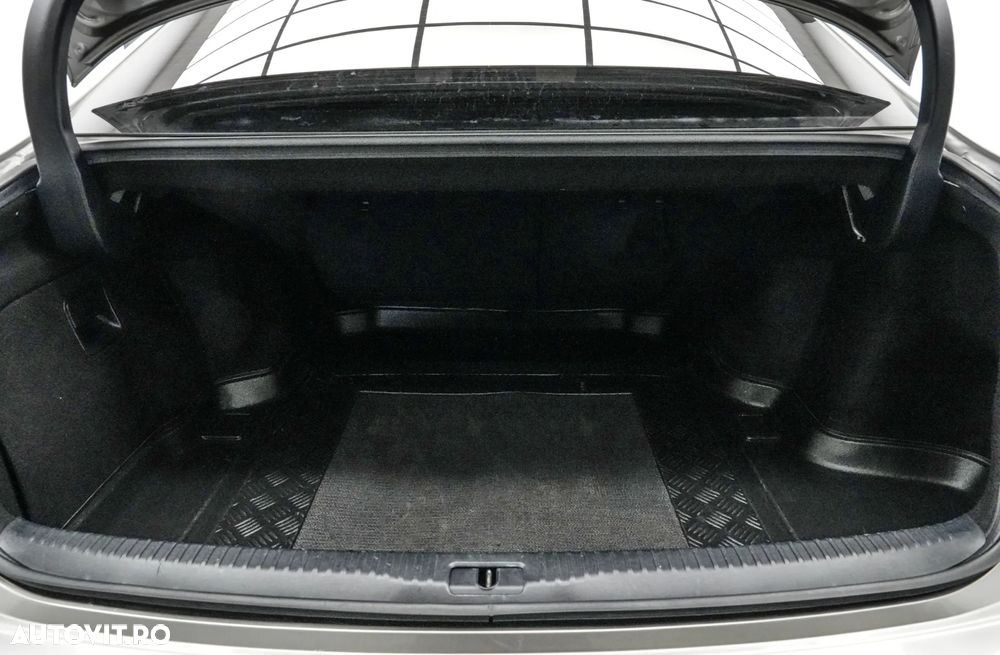 Lexus Seria IS 300h Executive - 24