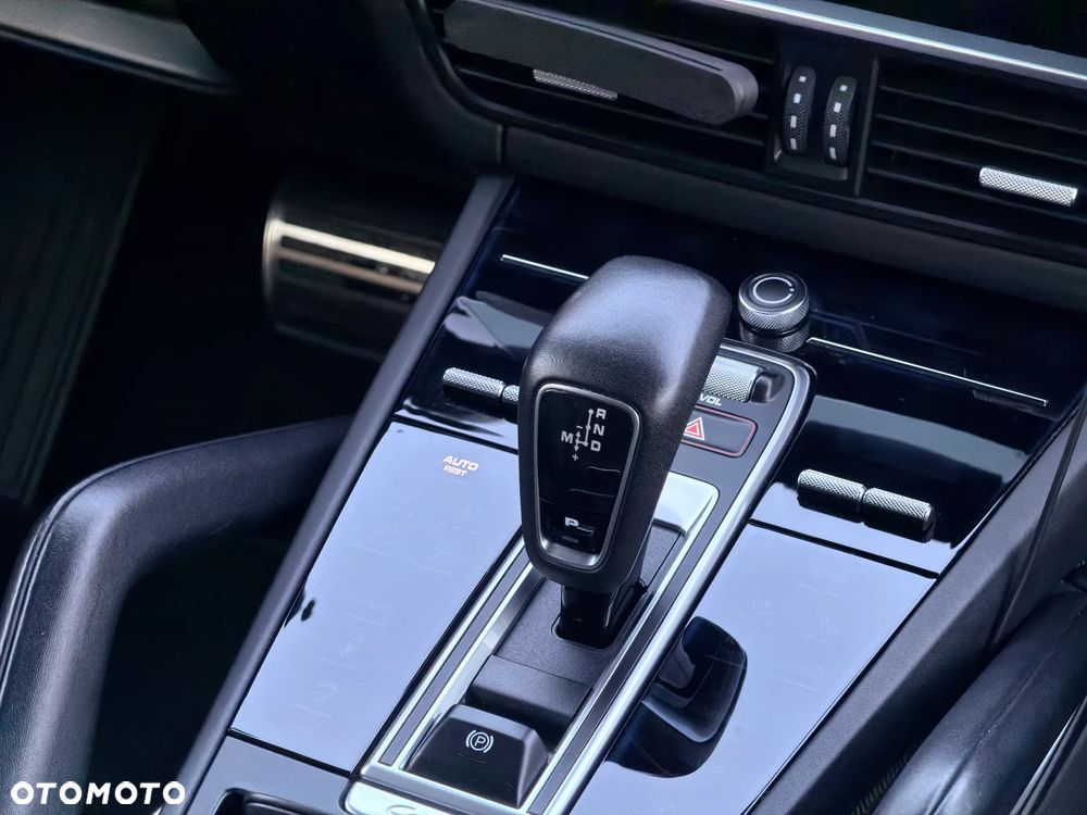 Porsche Cayenne - 17