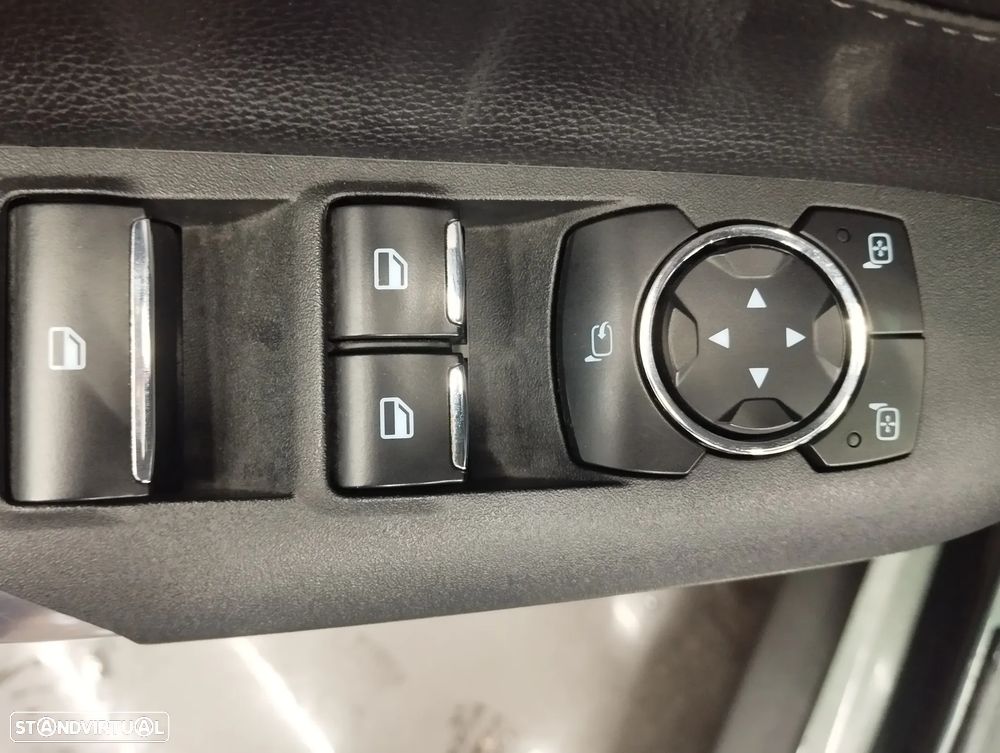 Ford Mustang 2.3i EcoBoost - 23