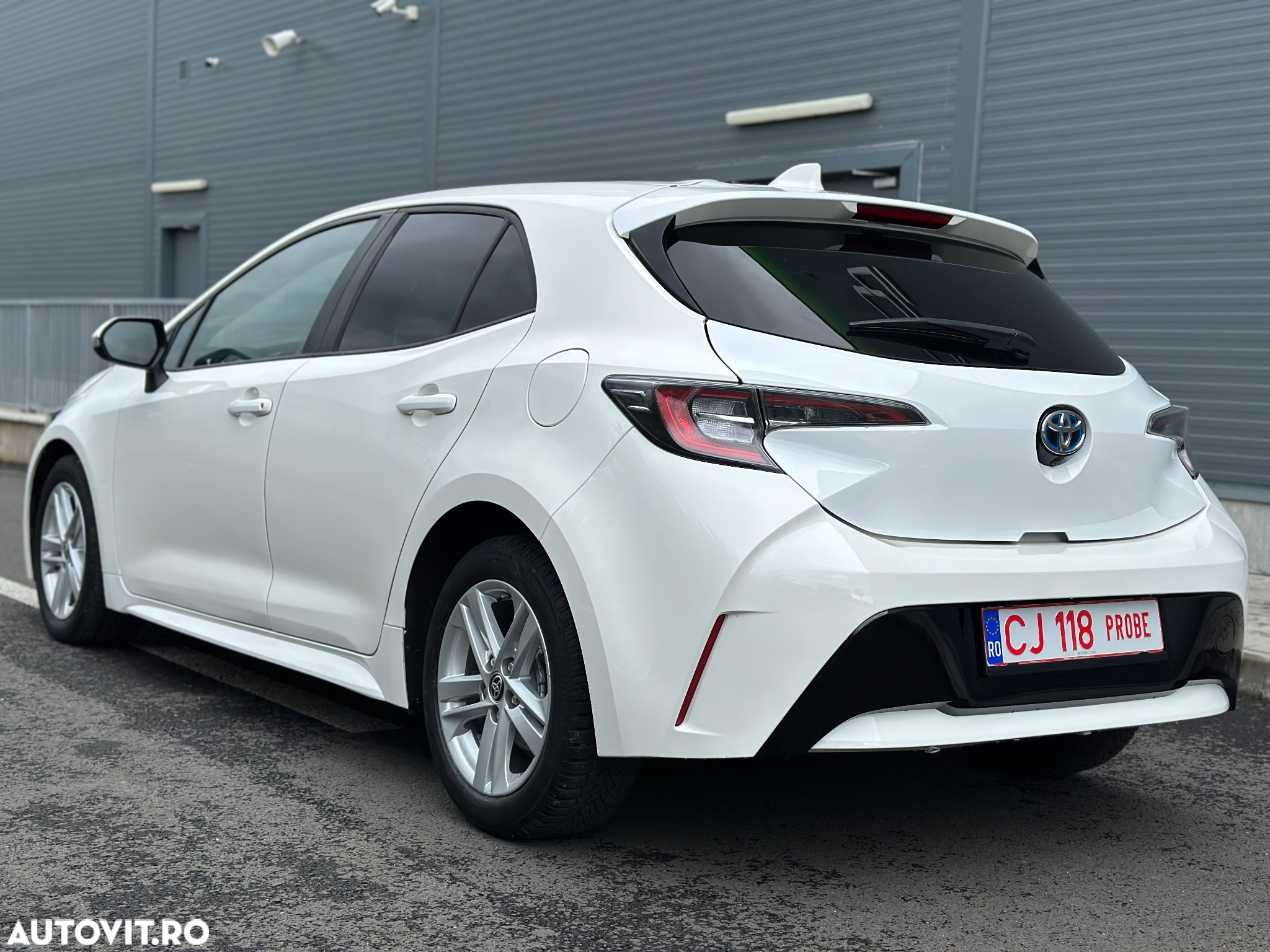 Toyota Corolla Sedan 1.8 HSD Dynamic - 16