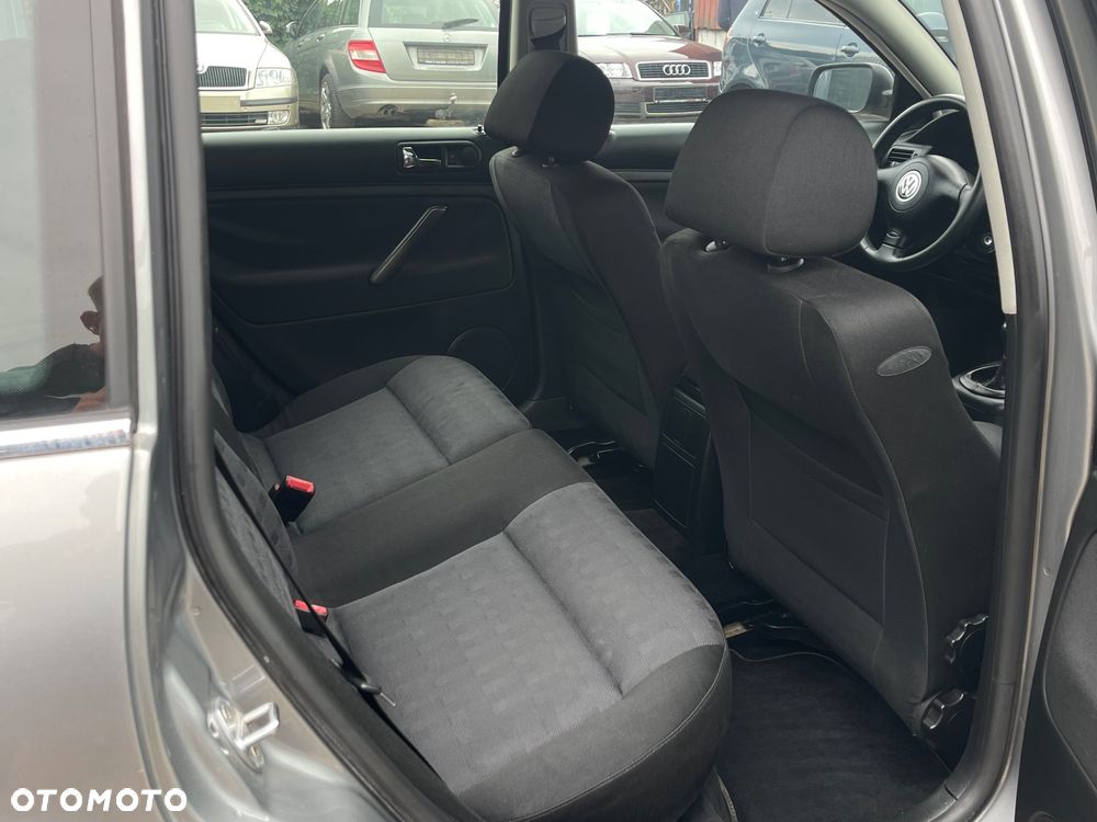 Volkswagen Passat 1.9 TDI - 17