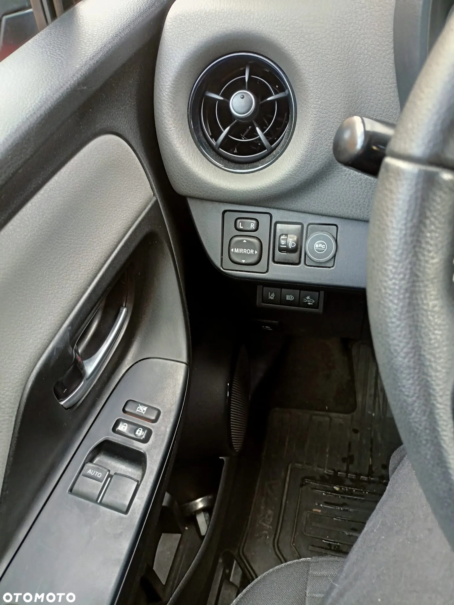 Toyota Yaris 1.5 Premium - 7