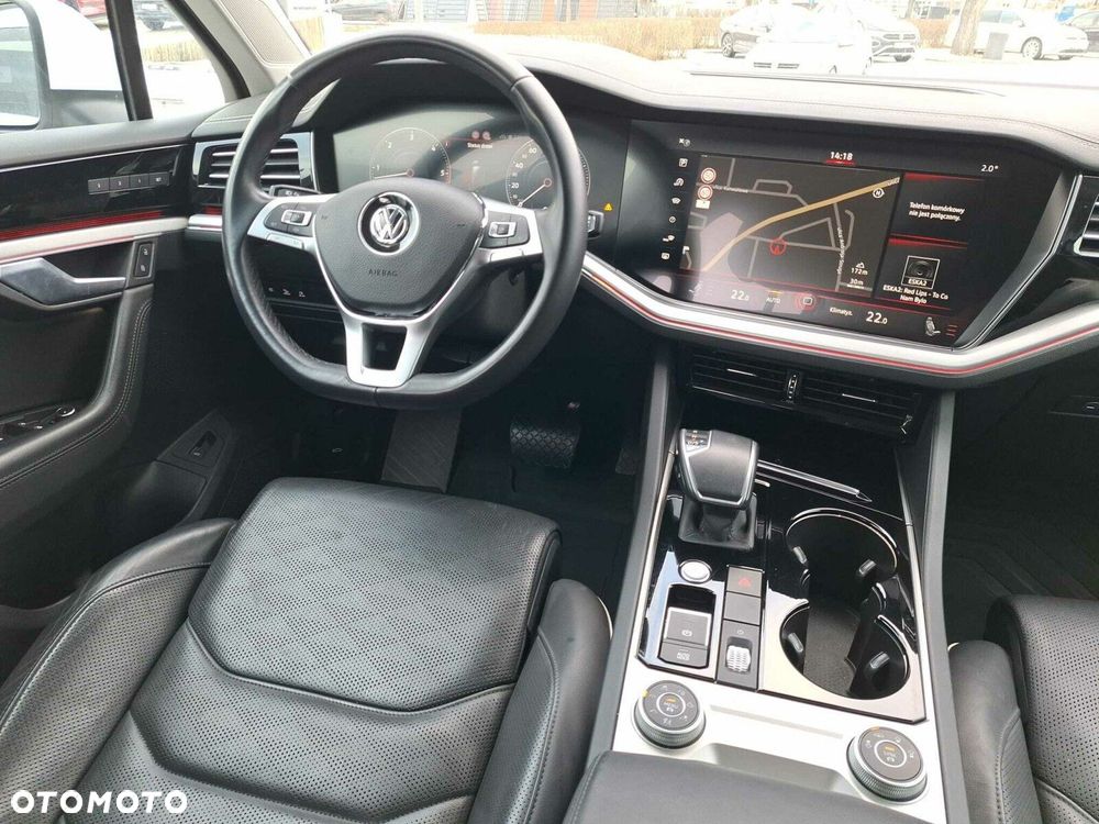 Volkswagen Touareg - 12