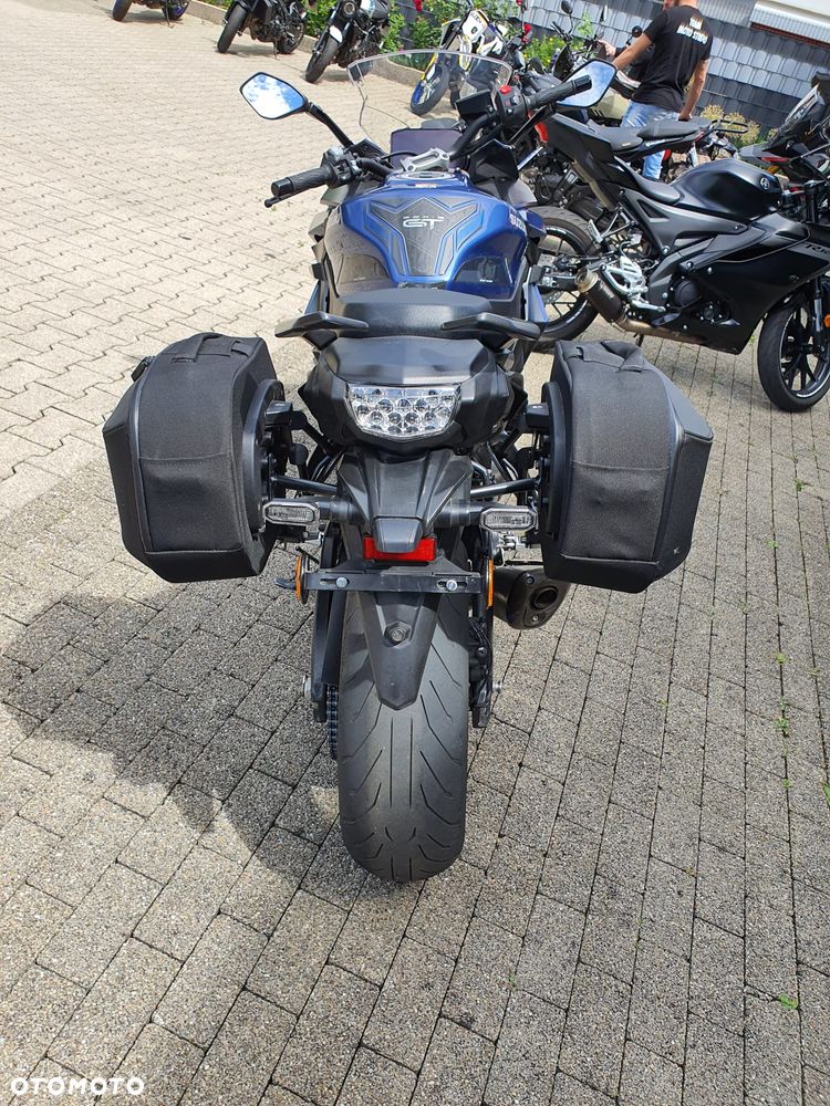 Suzuki GSX - 3