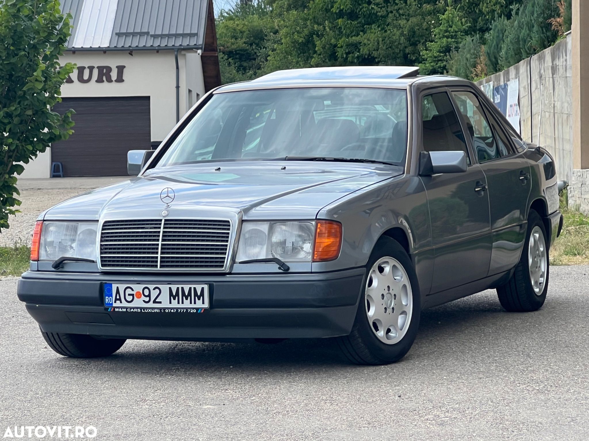 Mercedes-Benz W124 - 1