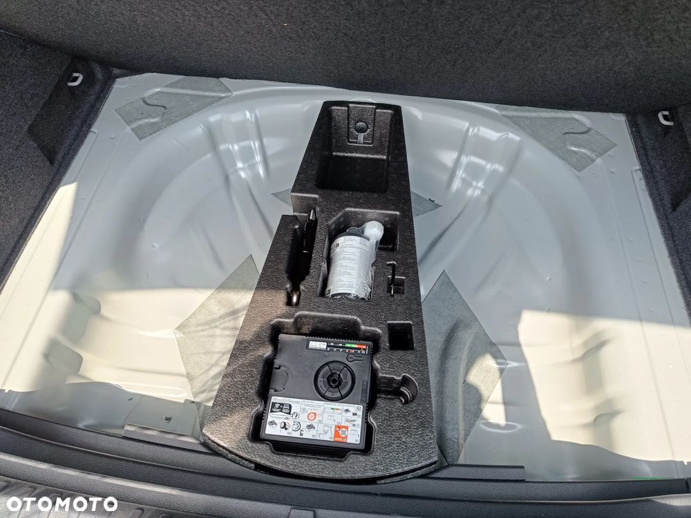 Skoda Karoq 1.5 TSI ACT Selection DSG - 22