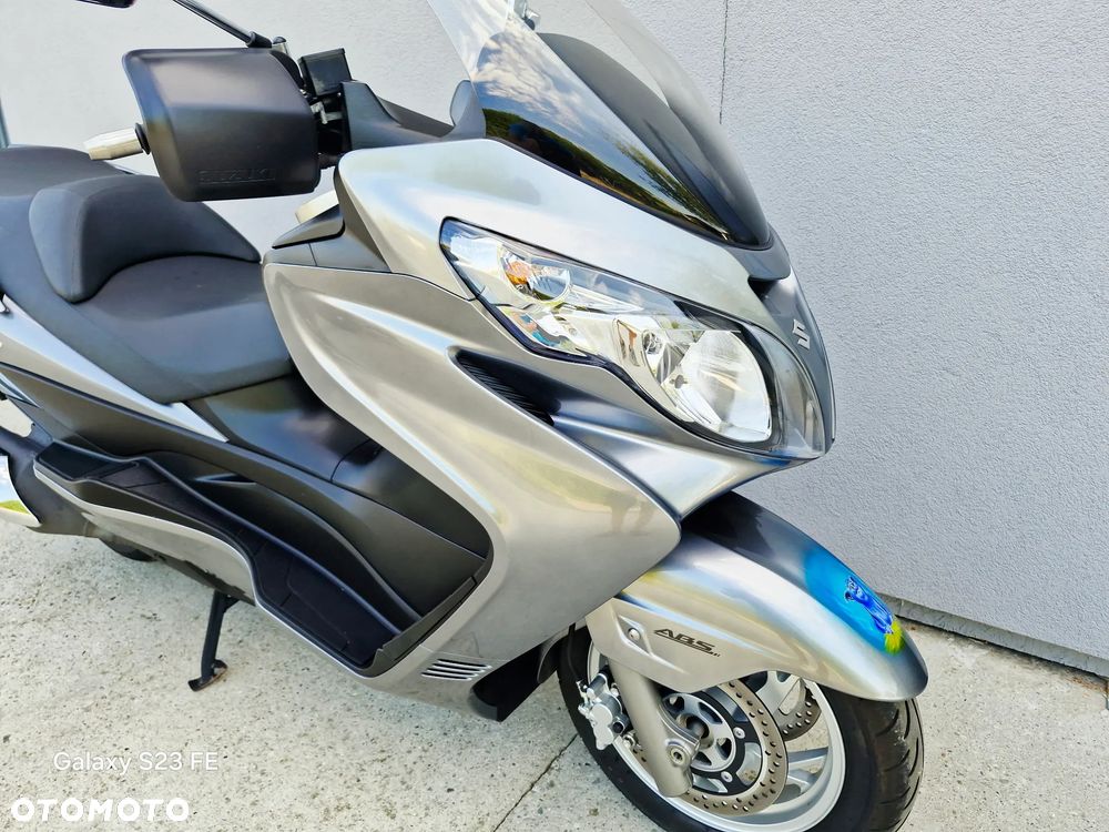 Suzuki Burgman - 25