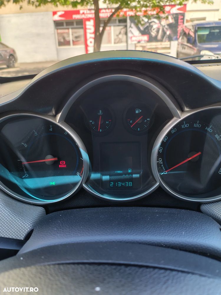 Chevrolet Cruze 1.6 Ecotec LT+ - 3