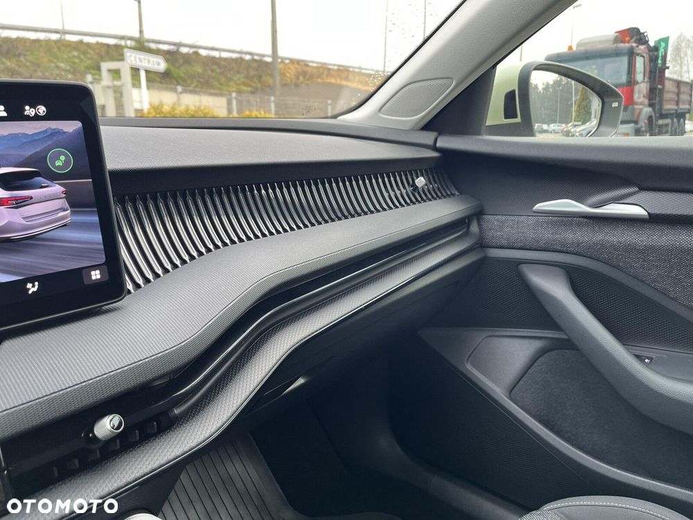 Skoda Superb 2.0 TDI SCR Essence DSG - 27