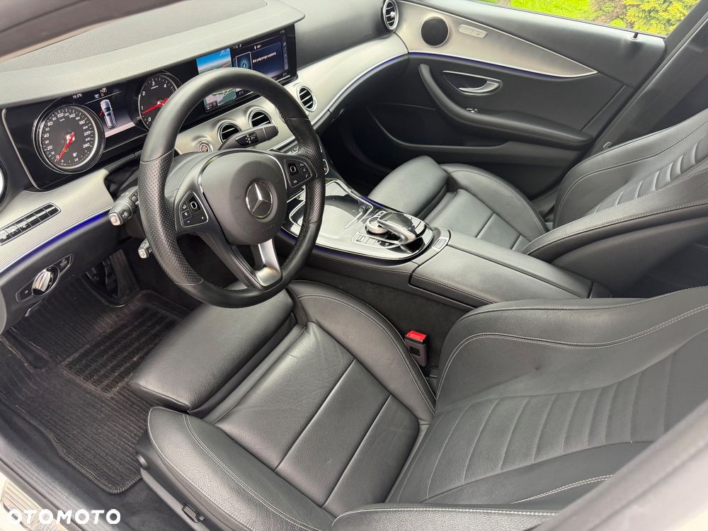 Mercedes-Benz Klasa E 220 d 9G-TRONIC - 23