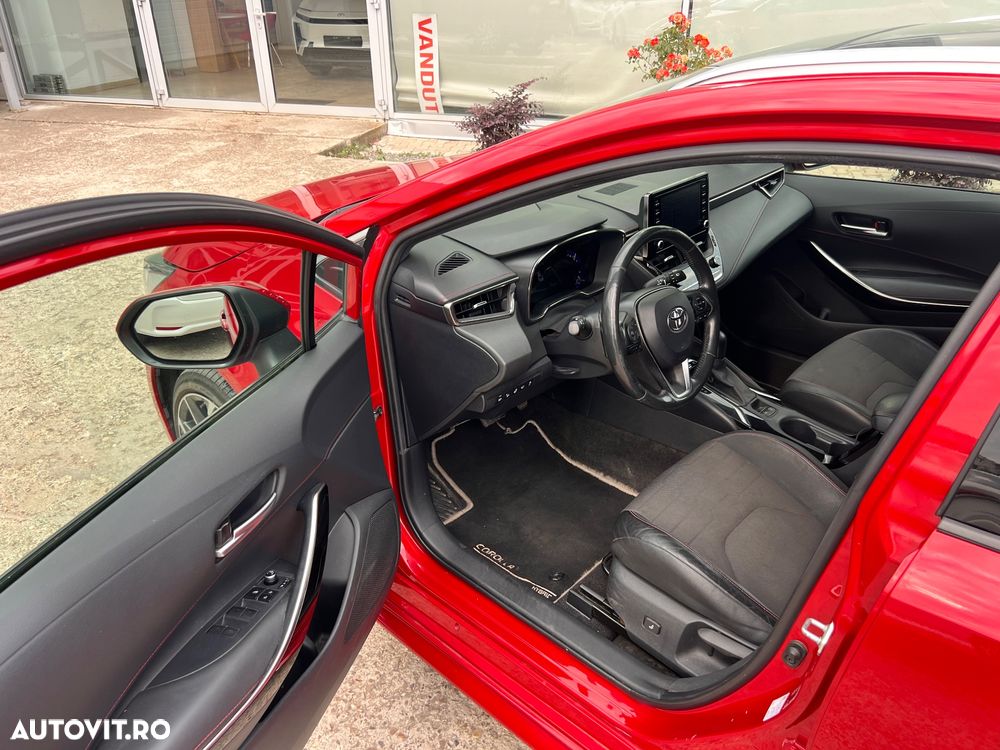 Toyota Corolla 2.0 HSD Exclusive Plus GR Sport Bi-Tone - 10