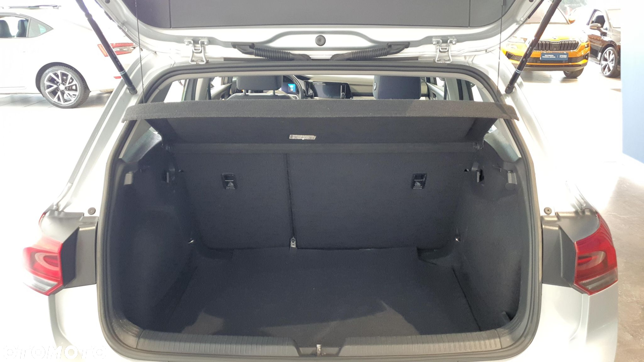 Volkswagen Golf VIII 2.0 TDI - 17