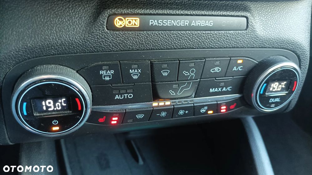 Ford Focus 2.0 EcoBlue Titanium X - 26