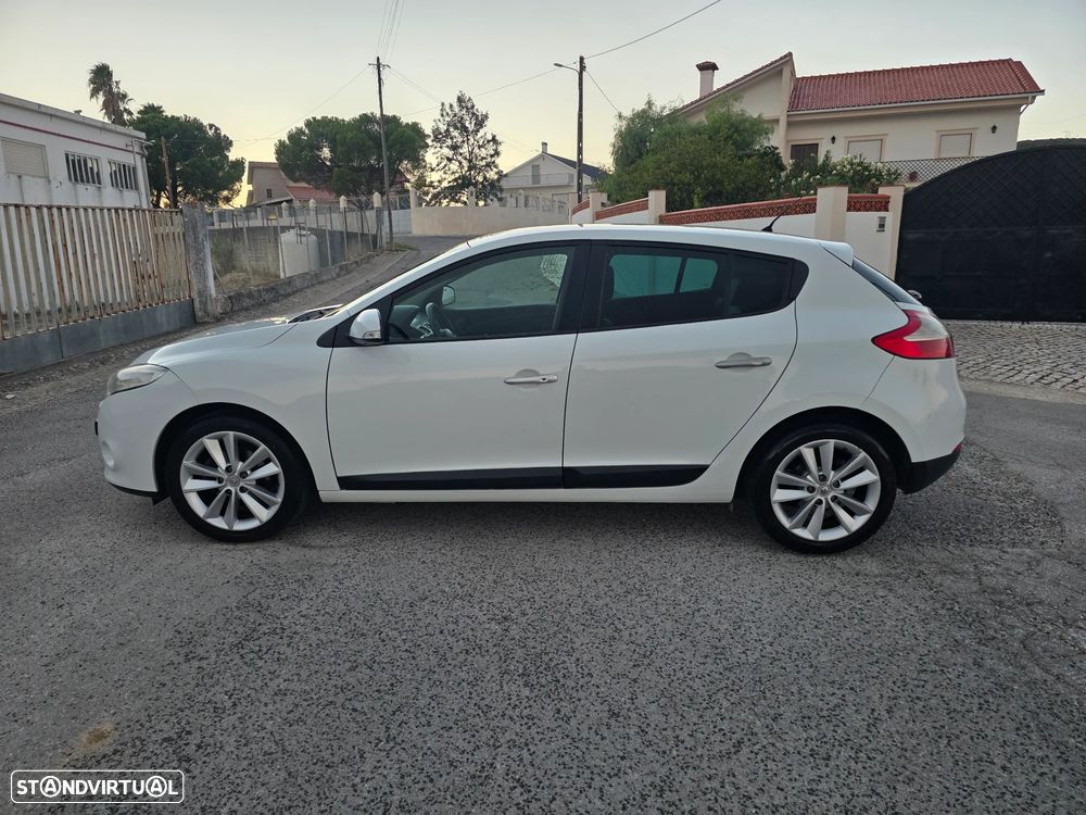 Renault Mégane 1.5 dCi Dynamique S - 2