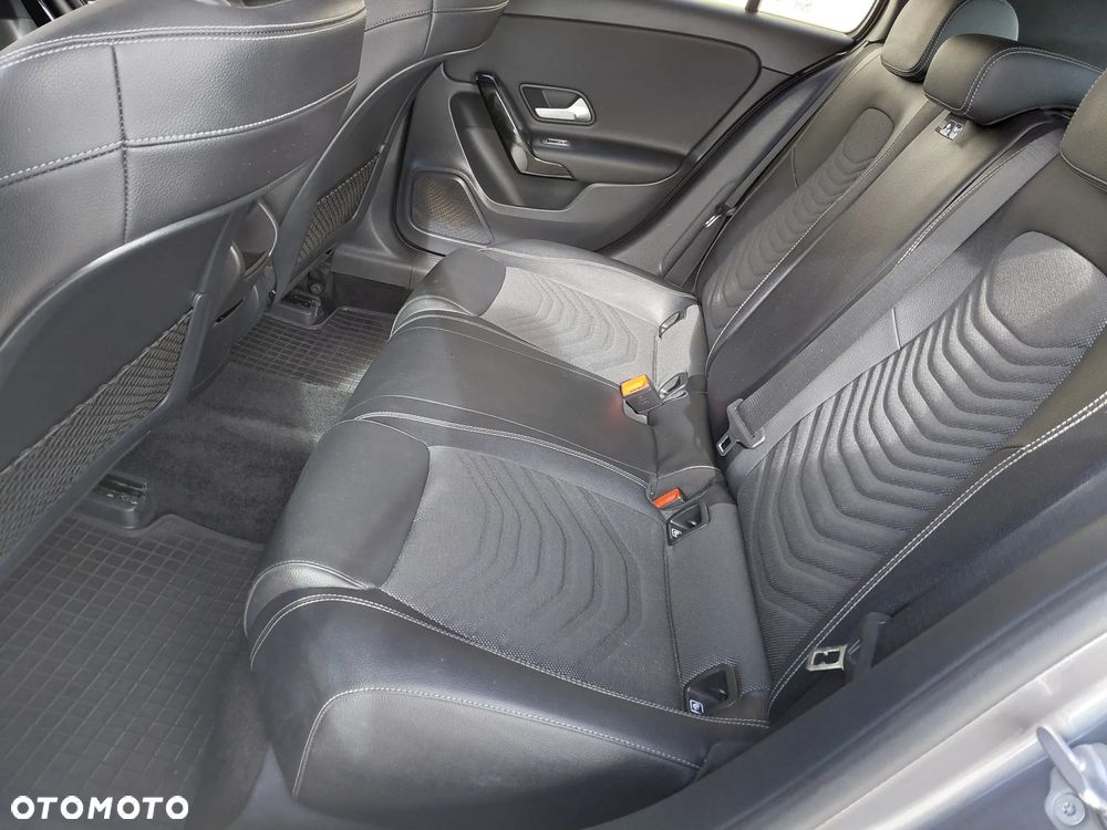 Mercedes-Benz Klasa A 180 d Edition 1 7G-DCT - 7