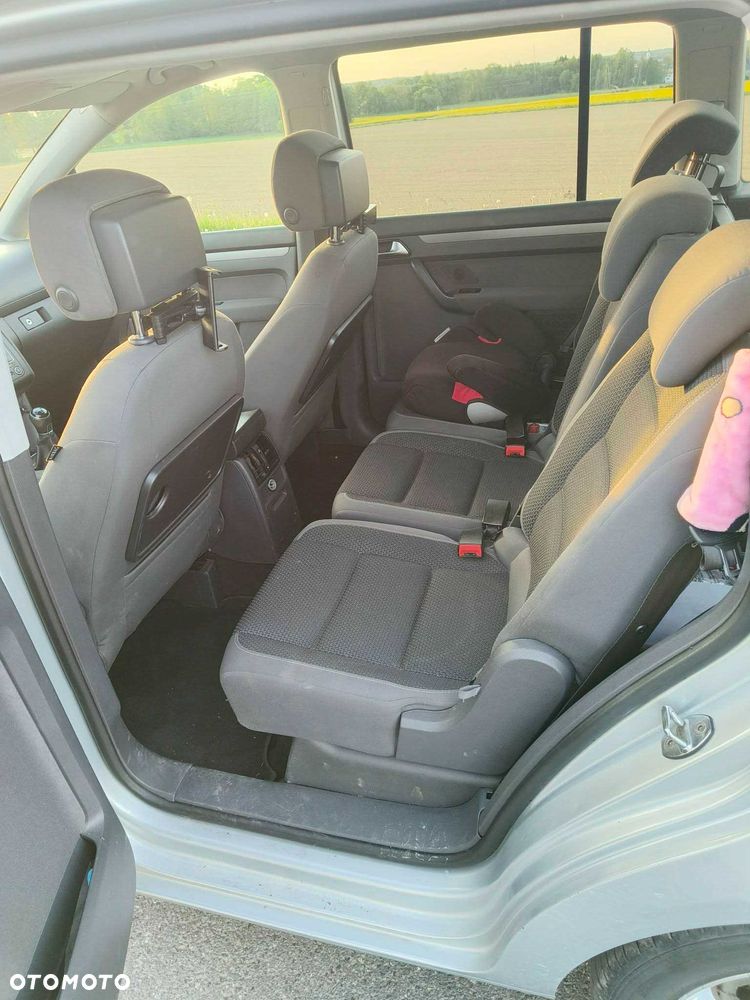 Volkswagen Touran - 6