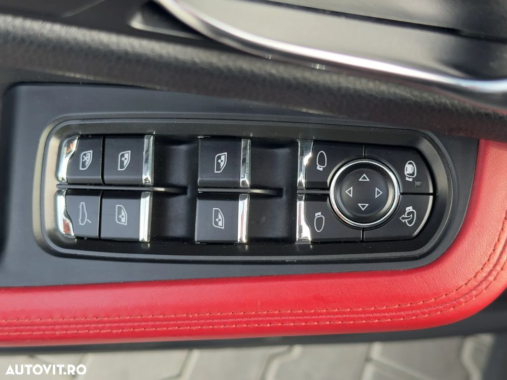 Porsche Macan Standard - 25