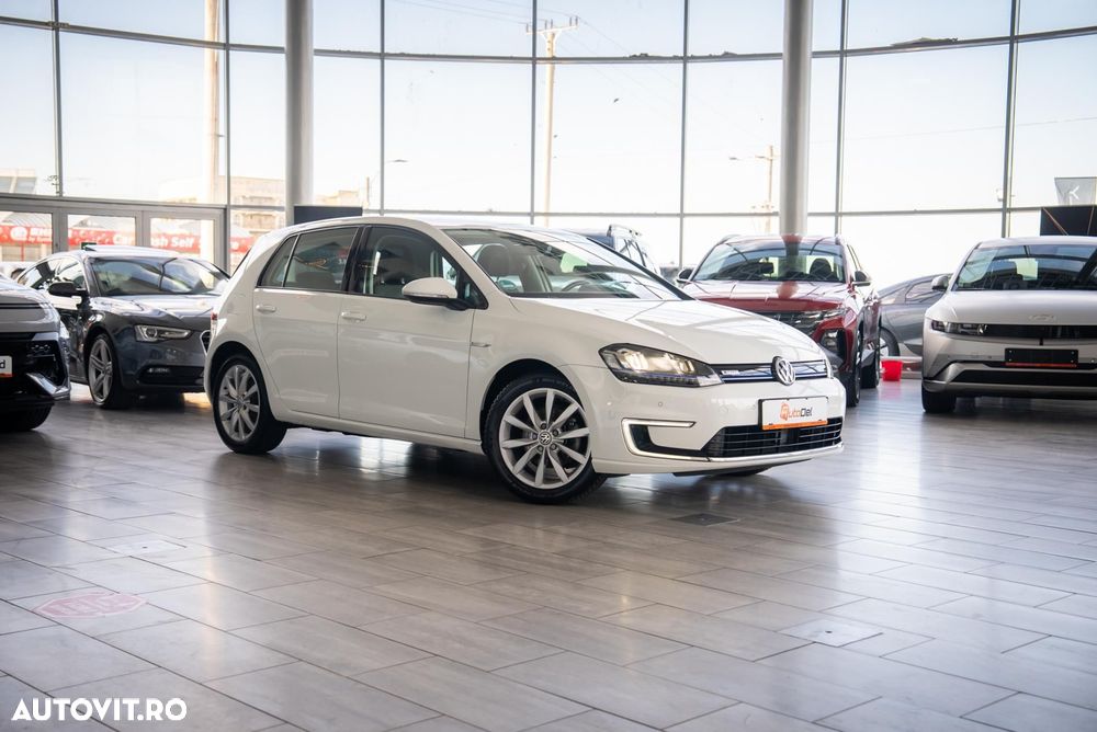 Volkswagen Golf - 24