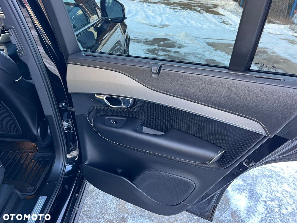 Volvo XC 90 B5 D AWD Ultimate Dark - 25