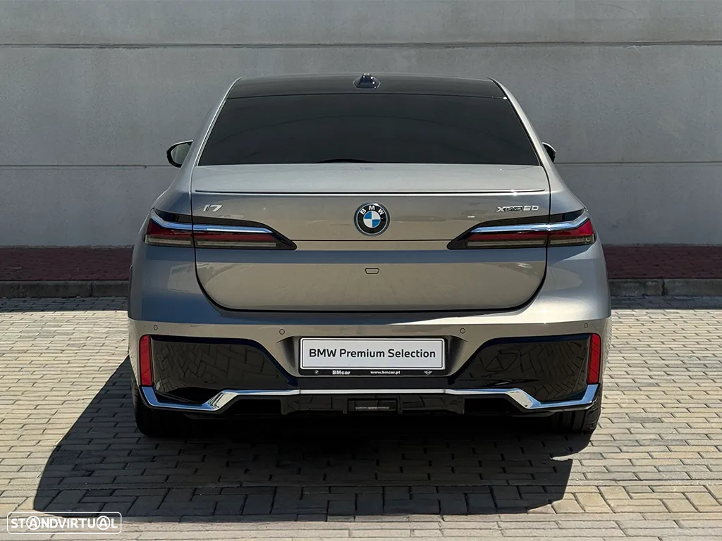 BMW i7 xDrive60 Pack Desportivo M - 5