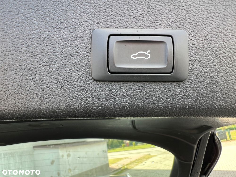 Audi A4 Avant 2.0 TDI ultra sport - 21