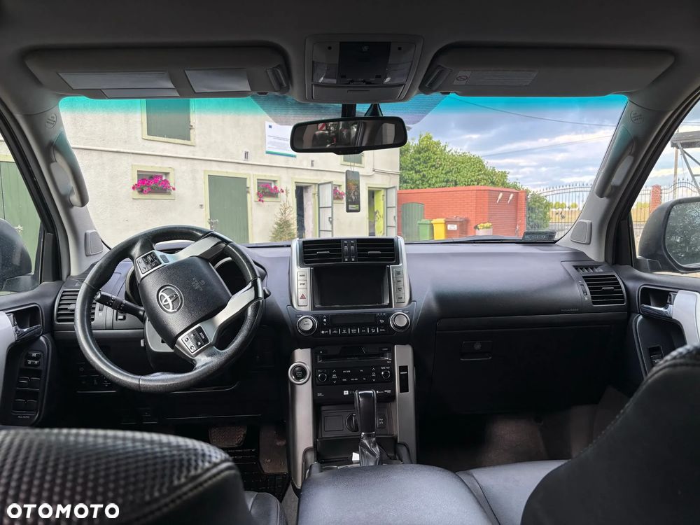 Toyota Land Cruiser - 7