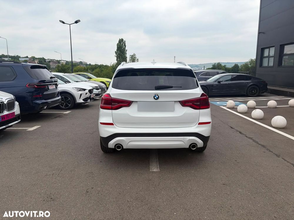 BMW X3 xDrive20d AT Luxury Line - 3