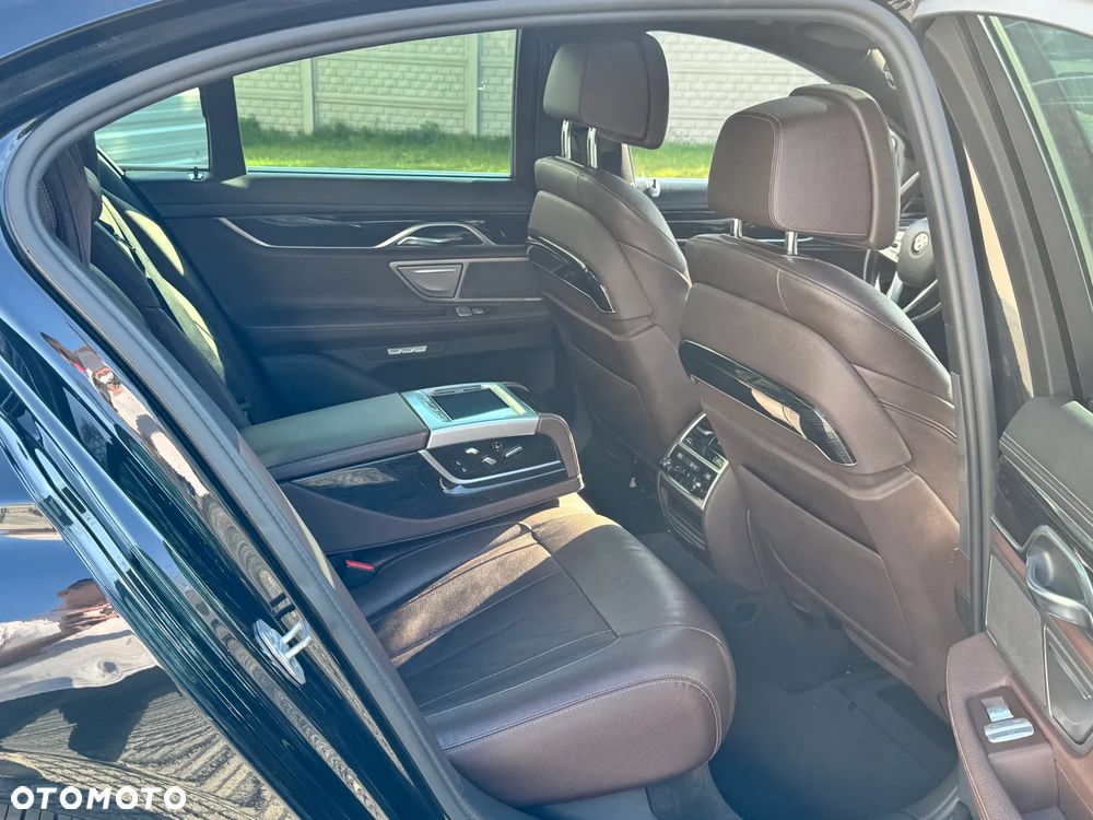 BMW Seria 7 730d - 40