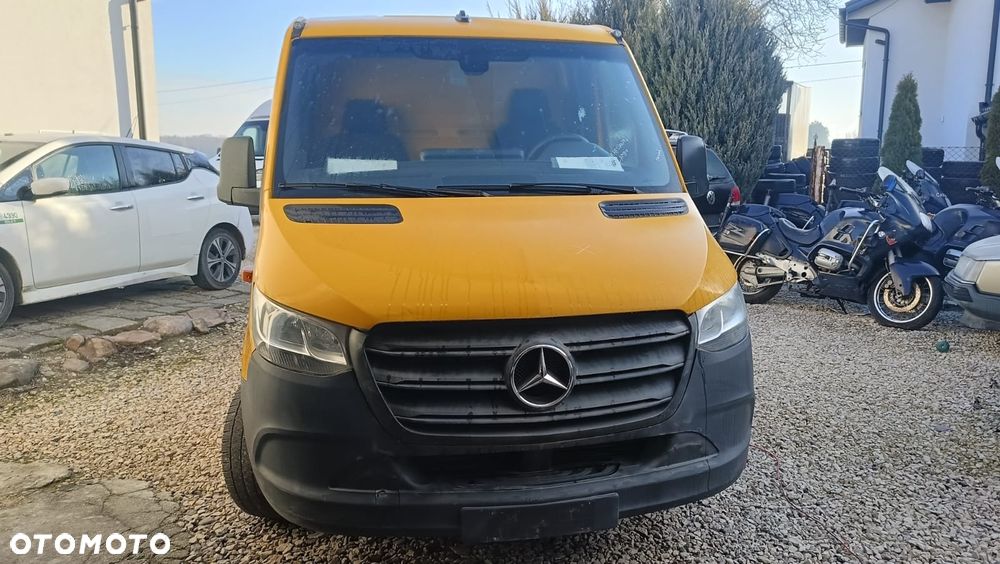 Mercedes-Benz Sprinter - 2