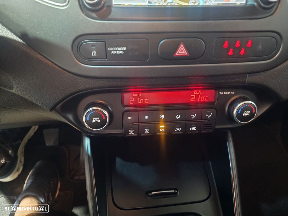Kia Carens - 14