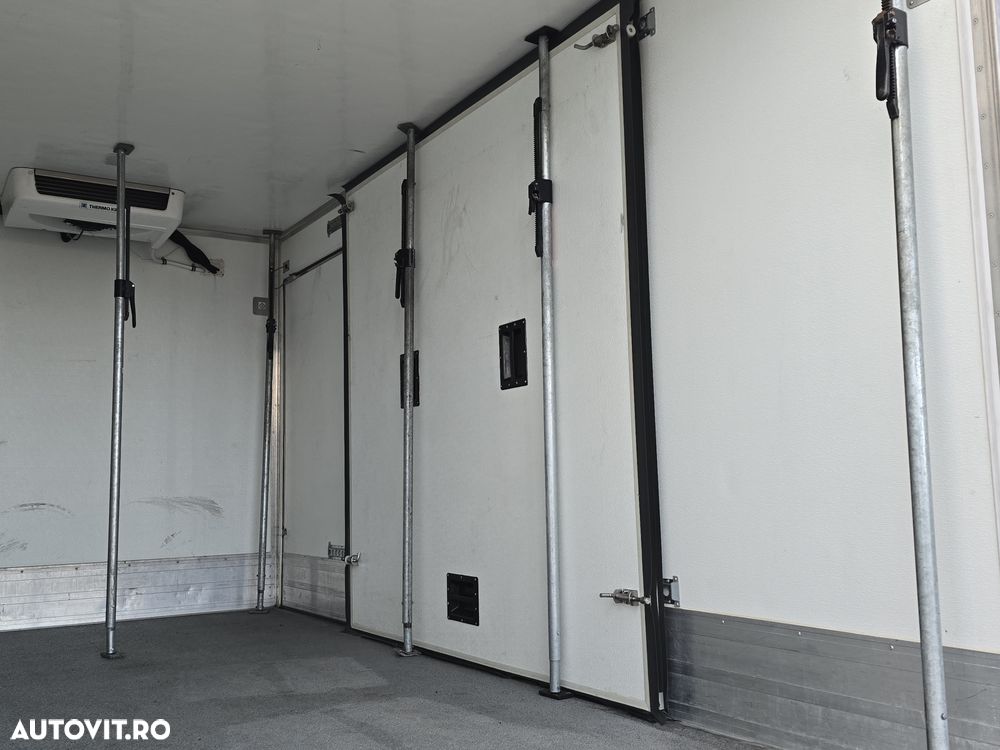 Mercedes-Benz Sprinter - 15