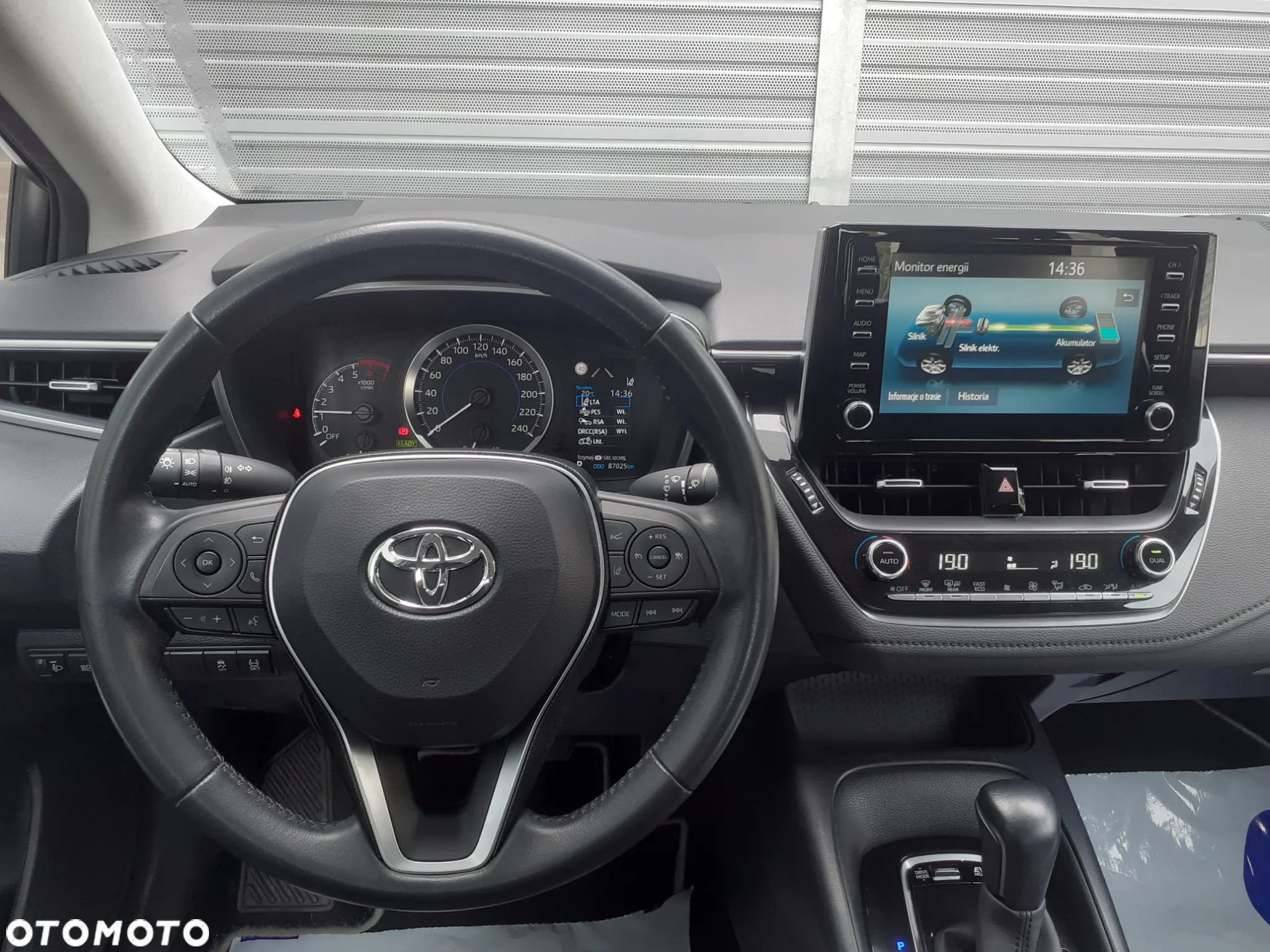 Toyota Corolla 1.8 Hybrid Comfort - 10