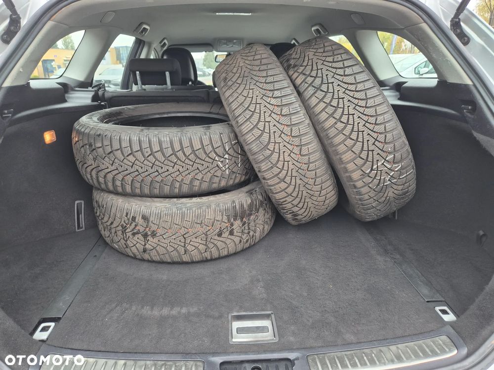 Toyota Avensis Touring Sports 1.8 Comfort - 38