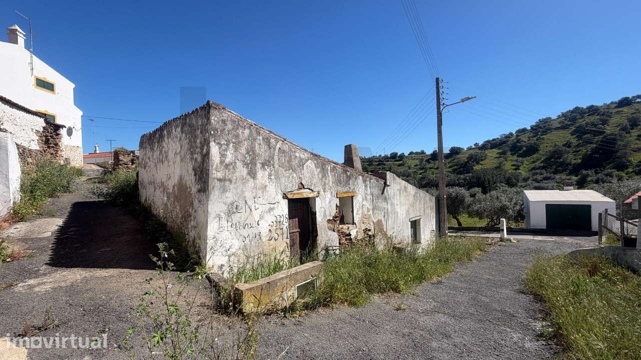 Ruína em Guerreiros do Rio com vista Rio Guadiana - Grande imagem: 3/7
