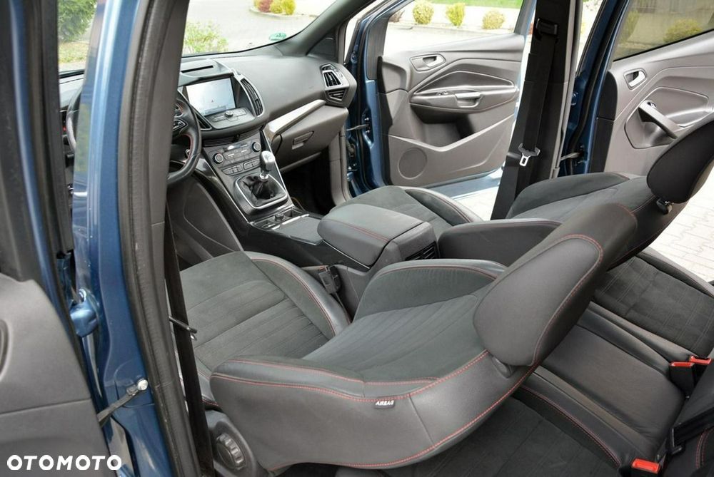 Ford Kuga 2.0 TDCi 4x4 ST-Line - 22
