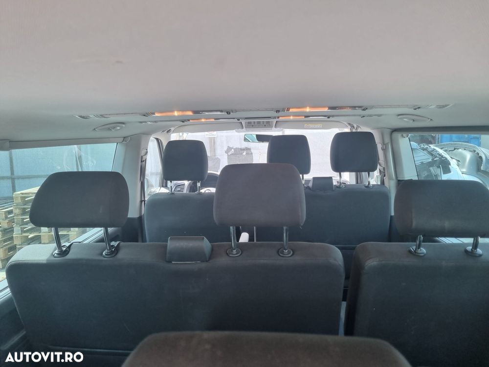 Volkswagen Caravelle - 11