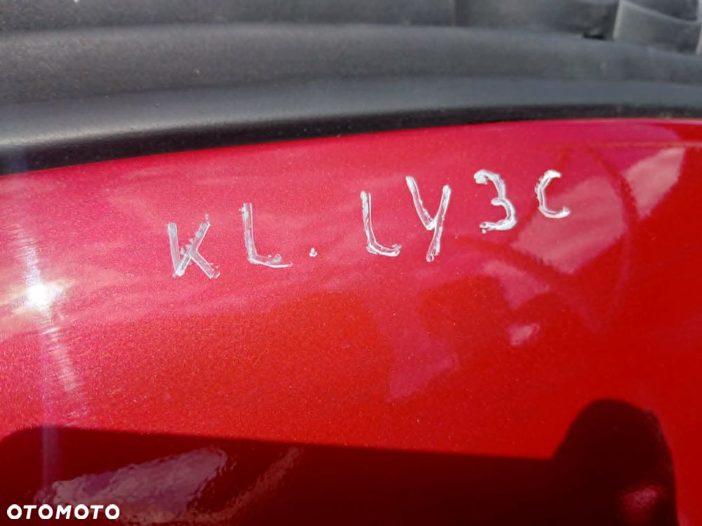 Audi A6 C5 Lift maska kod lakieru LY3C - 3