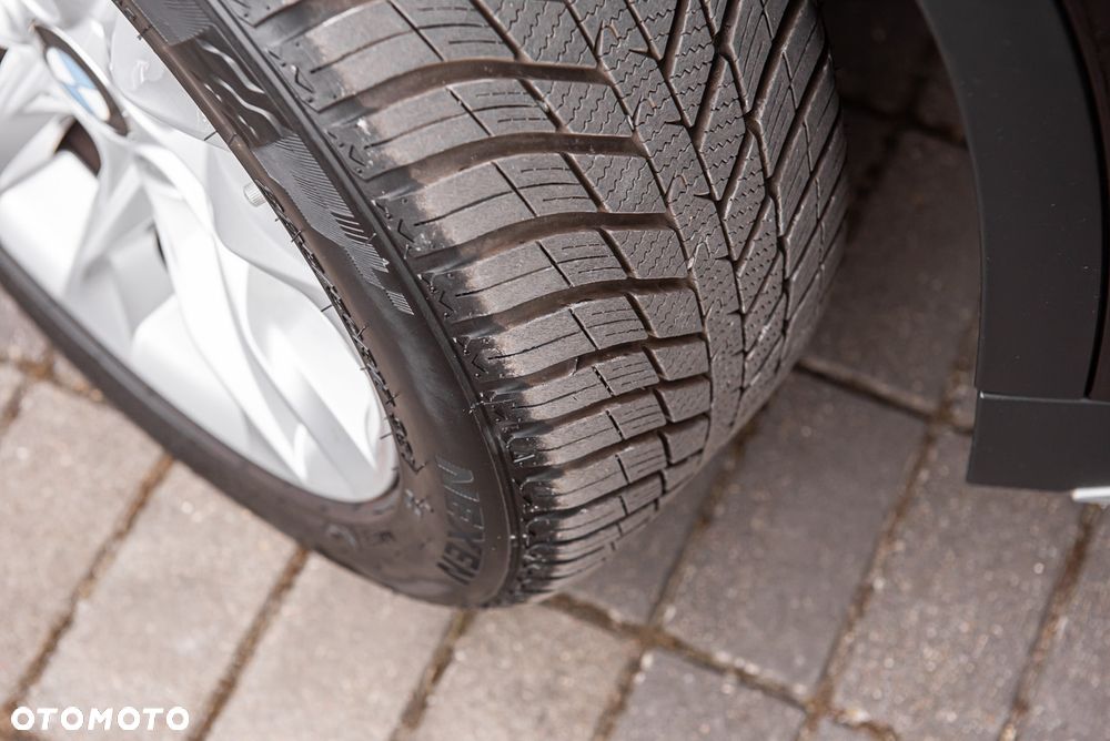 BMW X1 xDrive20d Sport Line - 32