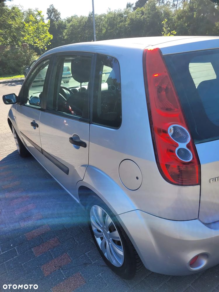 Ford Fiesta 1.4 Ambiente - 8