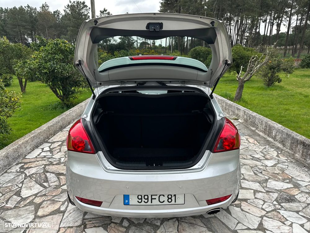 Kia Ceed S Coupé 1.6 CRDi TX - 28