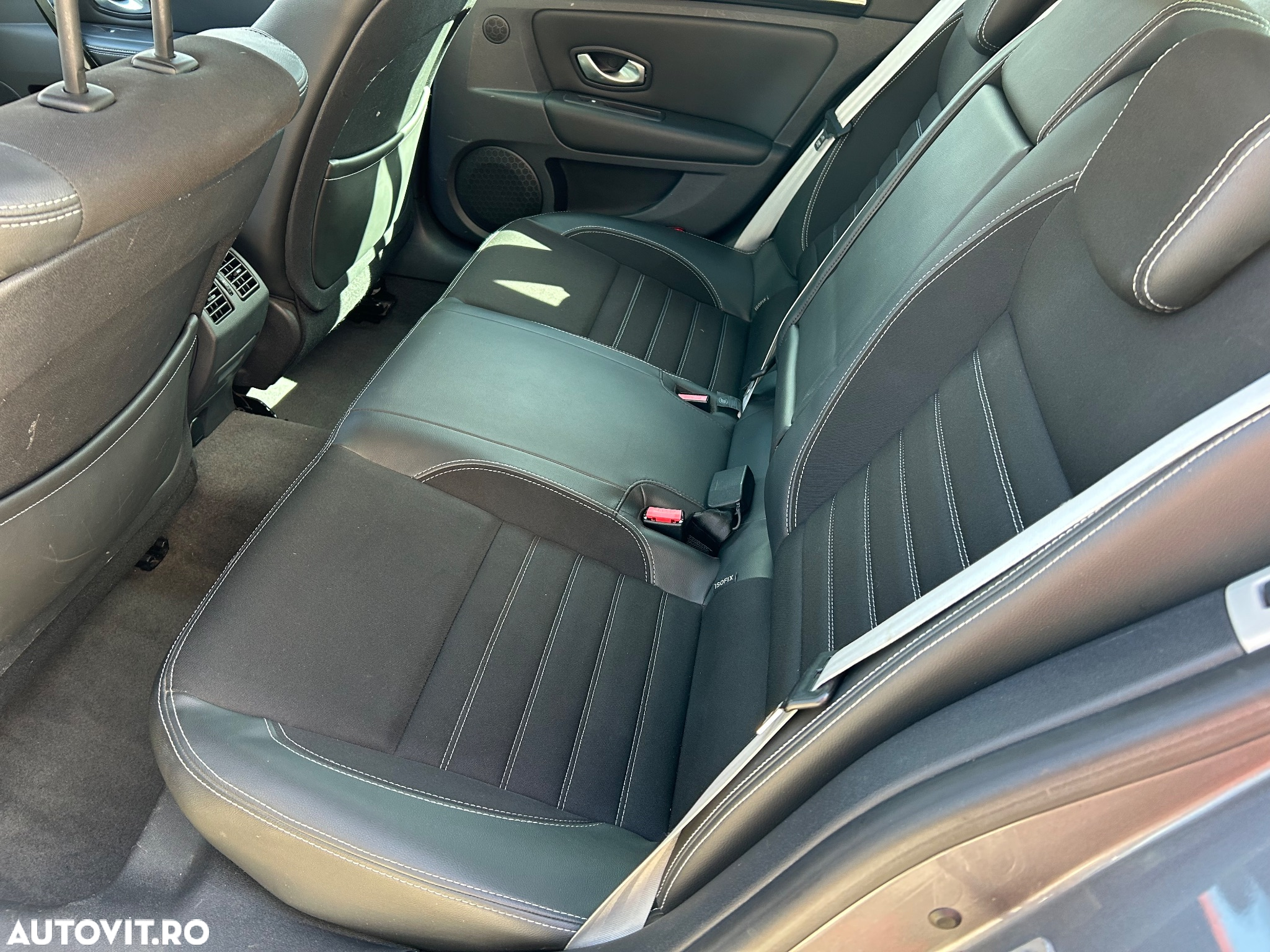 Renault Laguna dCi 150 FAP Start-Stop Bose Edition - 12