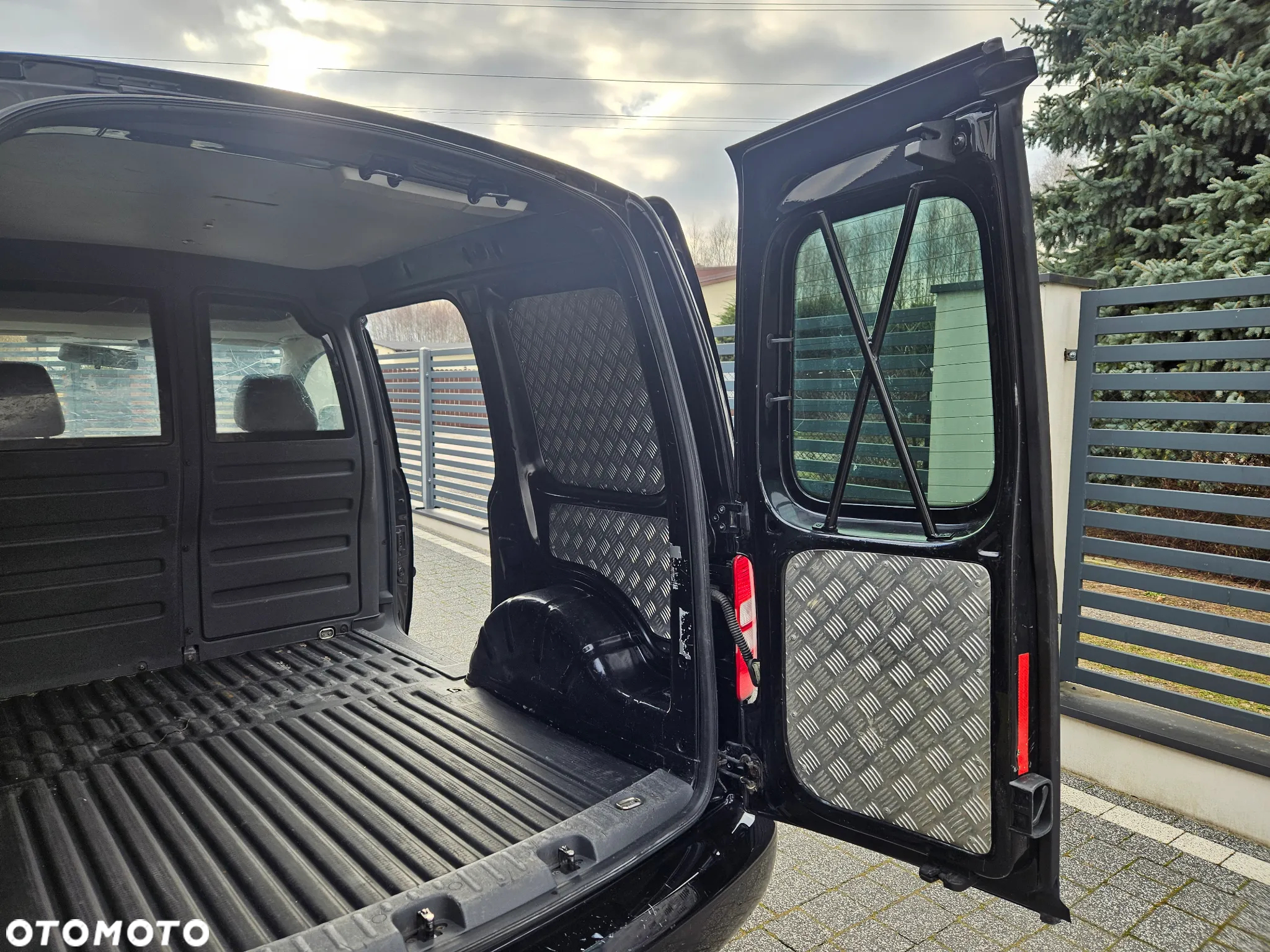 Volkswagen Caddy - 30