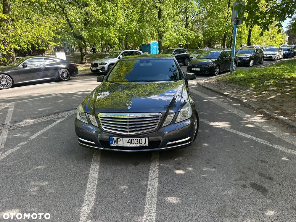 Mercedes-Benz Klasa E 250 CGI BlueEFFICIENCY 7G-TRONIC Elegance - 19