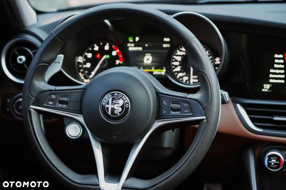 Alfa Romeo Giulia 2.0 Turbo TI Q4 - 31