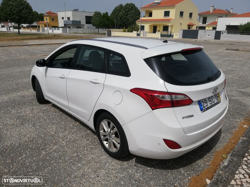 Hyundai i30 CW 1.6 CRDi STyle - 11