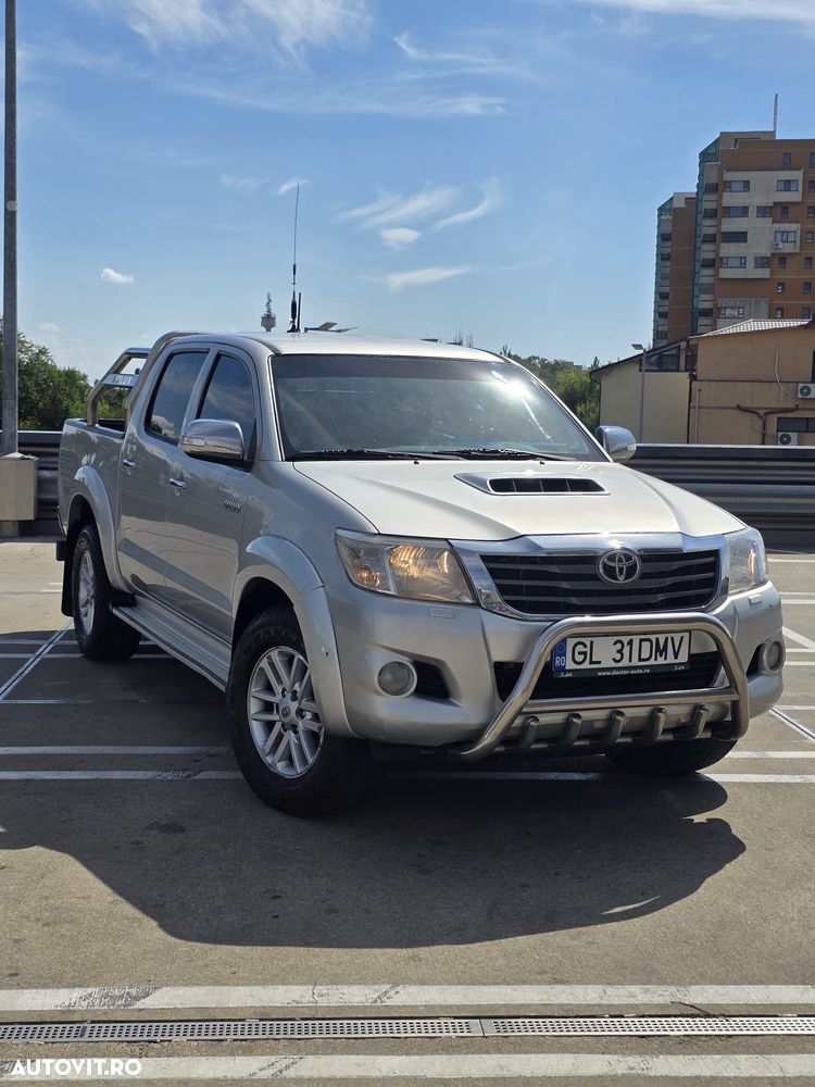 Toyota Hilux - 1