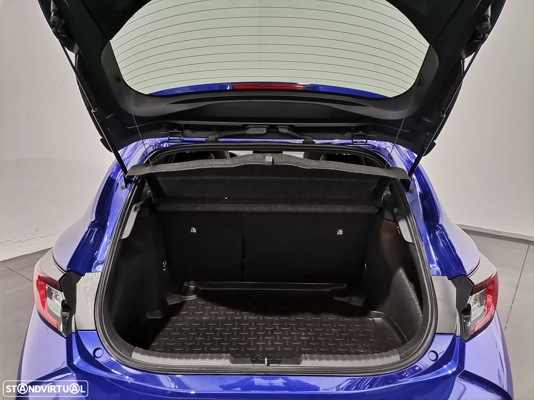 Toyota Corolla 1.8 Hybrid Comfort Plus - 10