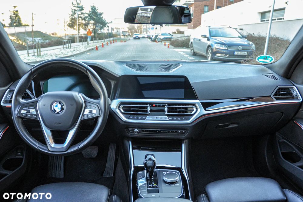 BMW Seria 3 320d - 10